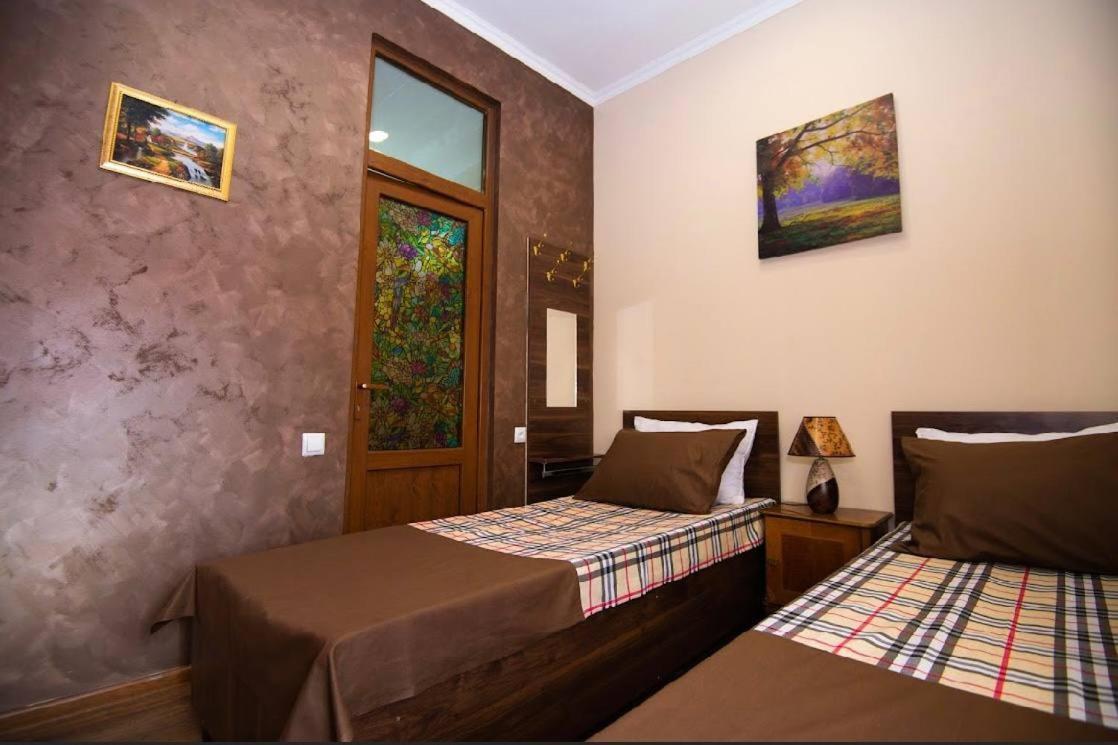 U Ashota Otel Erivan Dış mekan fotoğraf