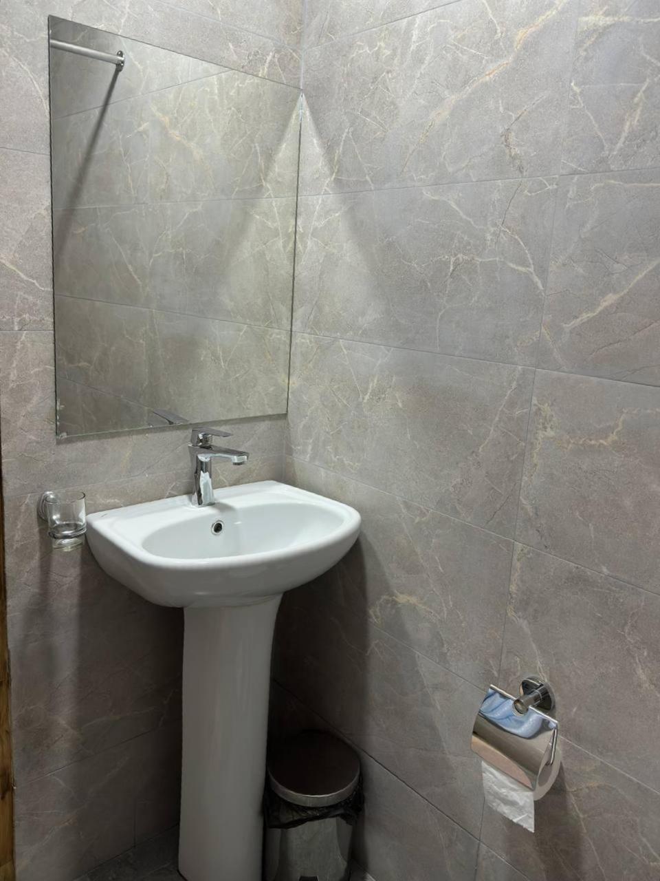U Ashota Otel Erivan Dış mekan fotoğraf