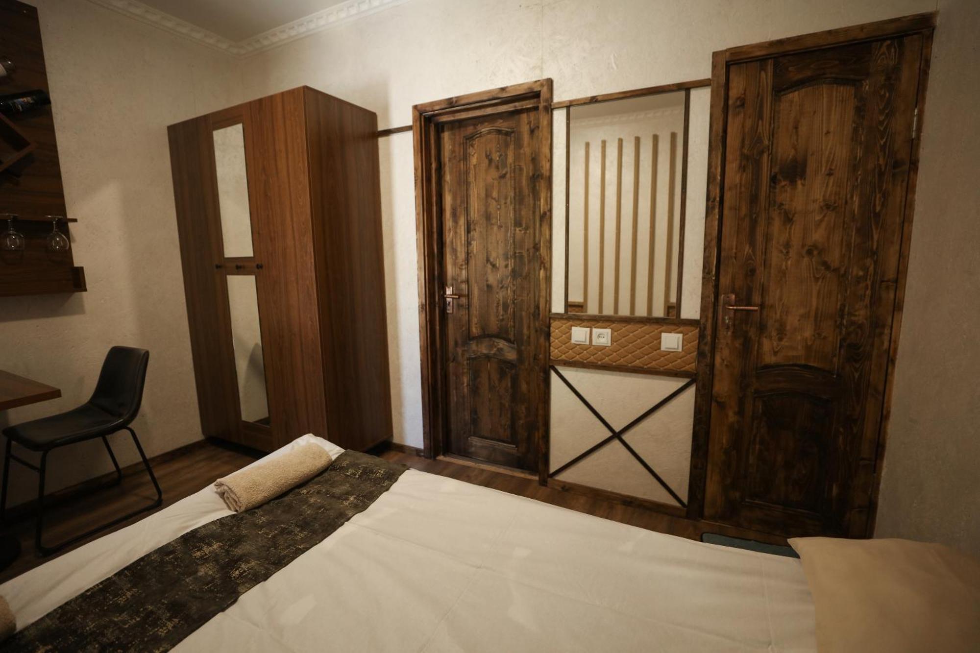 U Ashota Otel Erivan Dış mekan fotoğraf
